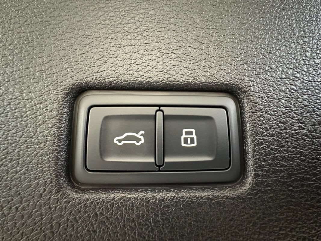 Used 2026 Audi SQ8 Prestige AWD/4WD image 49