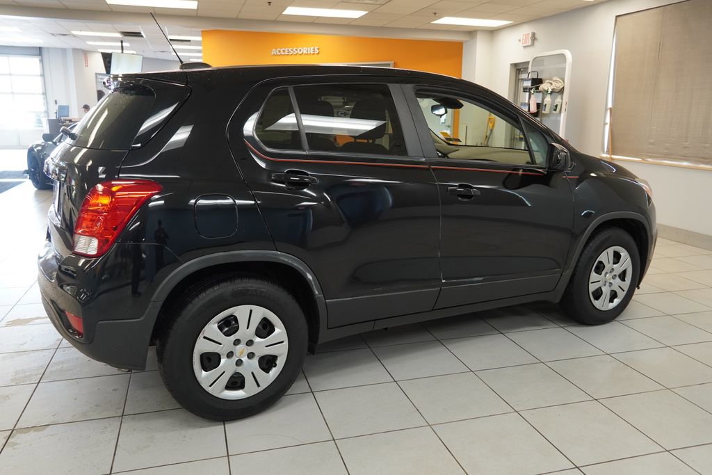 Used 2018 Chevrolet Trax LS FWD image 11