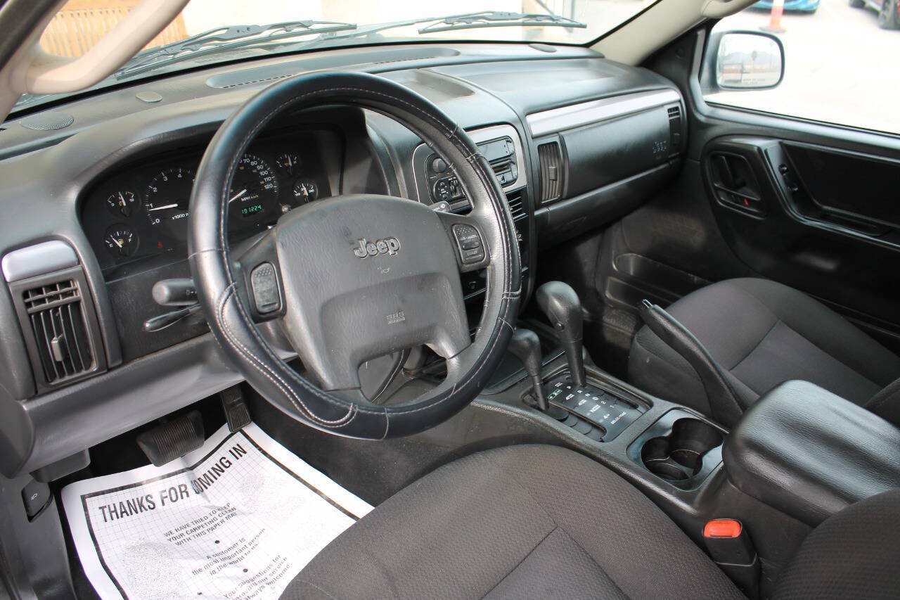 Used 2004 Jeep Grand Cherokee Laredo w/ Convenience Group AWD/4WD image 32