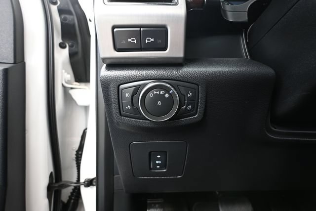Used 2017 Ford F150 Platinum w/ Equipment Group 701A Luxury AWD/4WD image 24