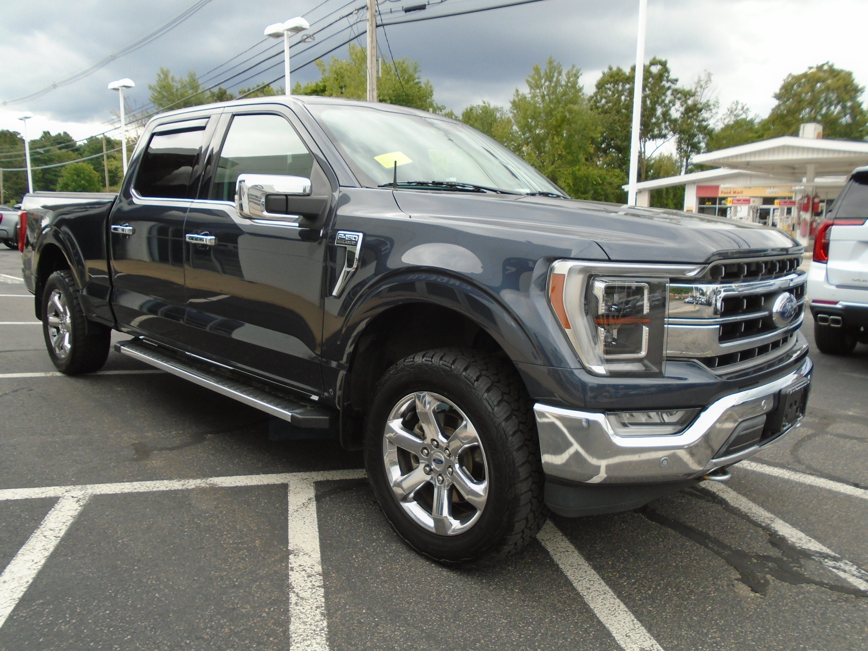Used 2022 Ford F150 Lariat w/ Equipment Group 502A High AWD/4WD image 5