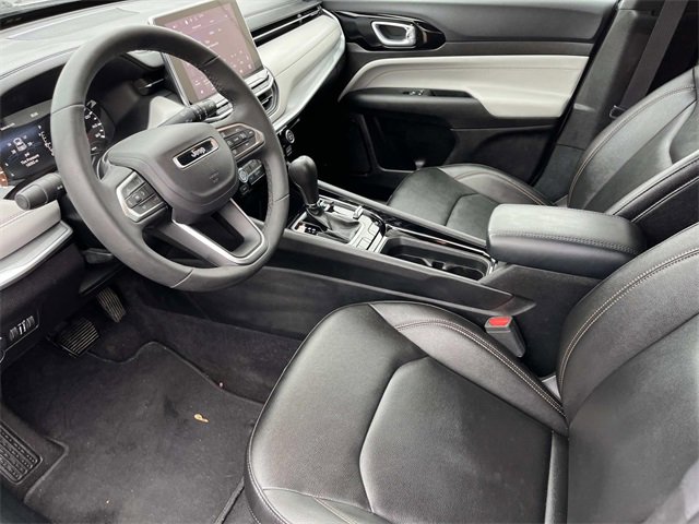 Used 2024 Jeep Compass Limited w/ Mopar Graphics Package image 25