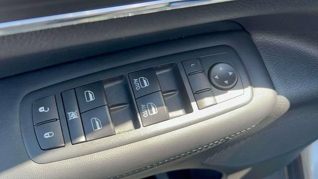 Used 2020 Jeep Grand Cherokee Limited AWD/4WD image 19