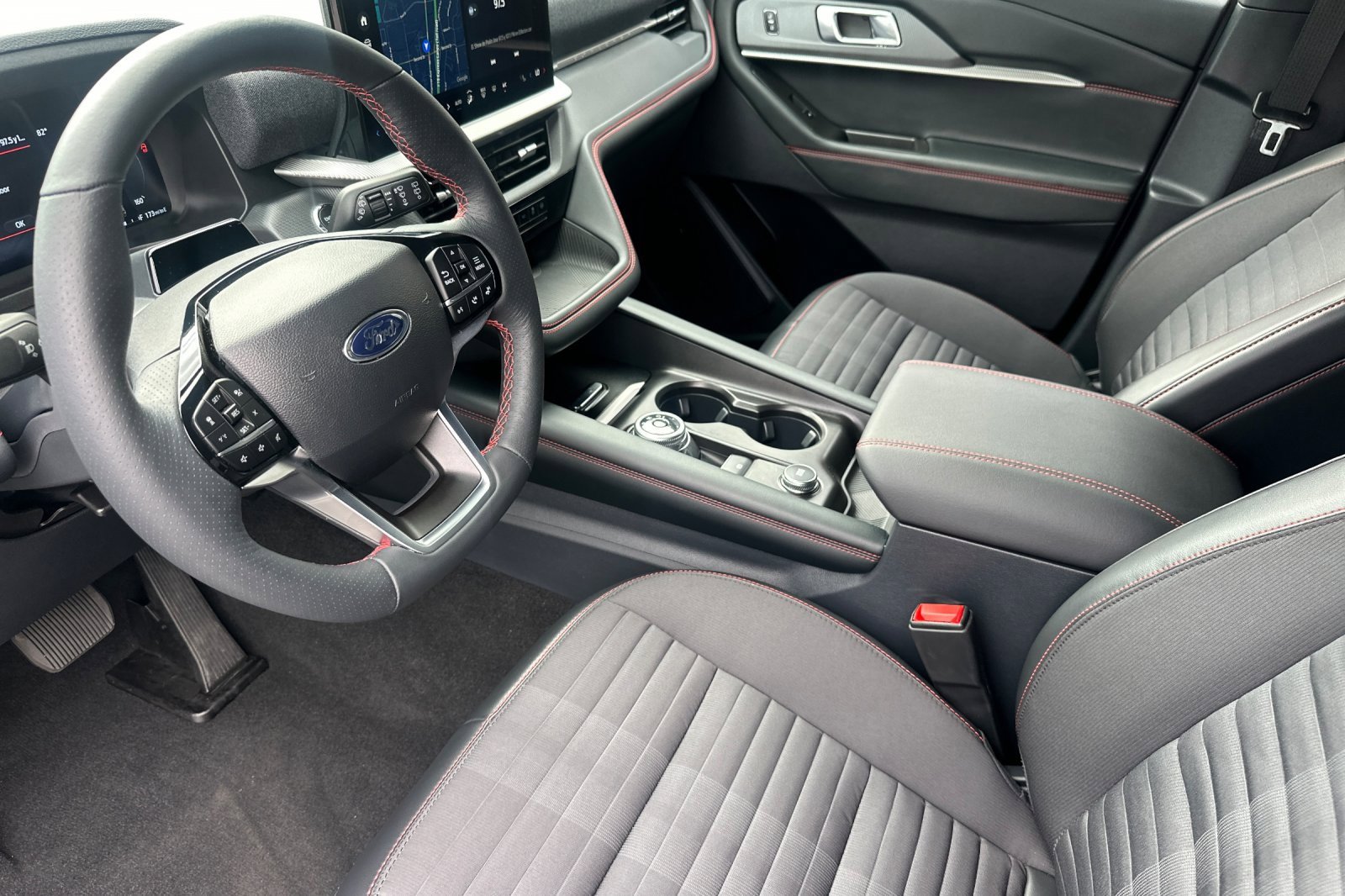 Used 2025 Ford Explorer ST-Line image 10