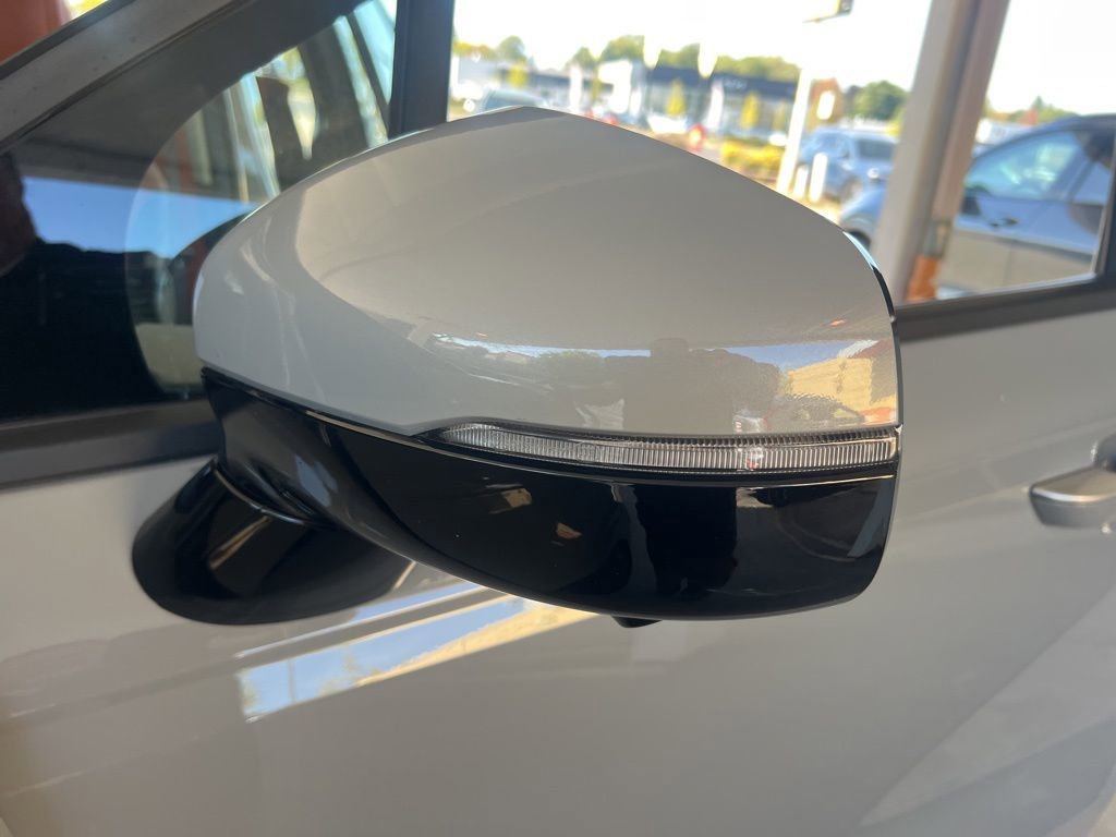 Certified 2024 Kia Carnival SX image 30