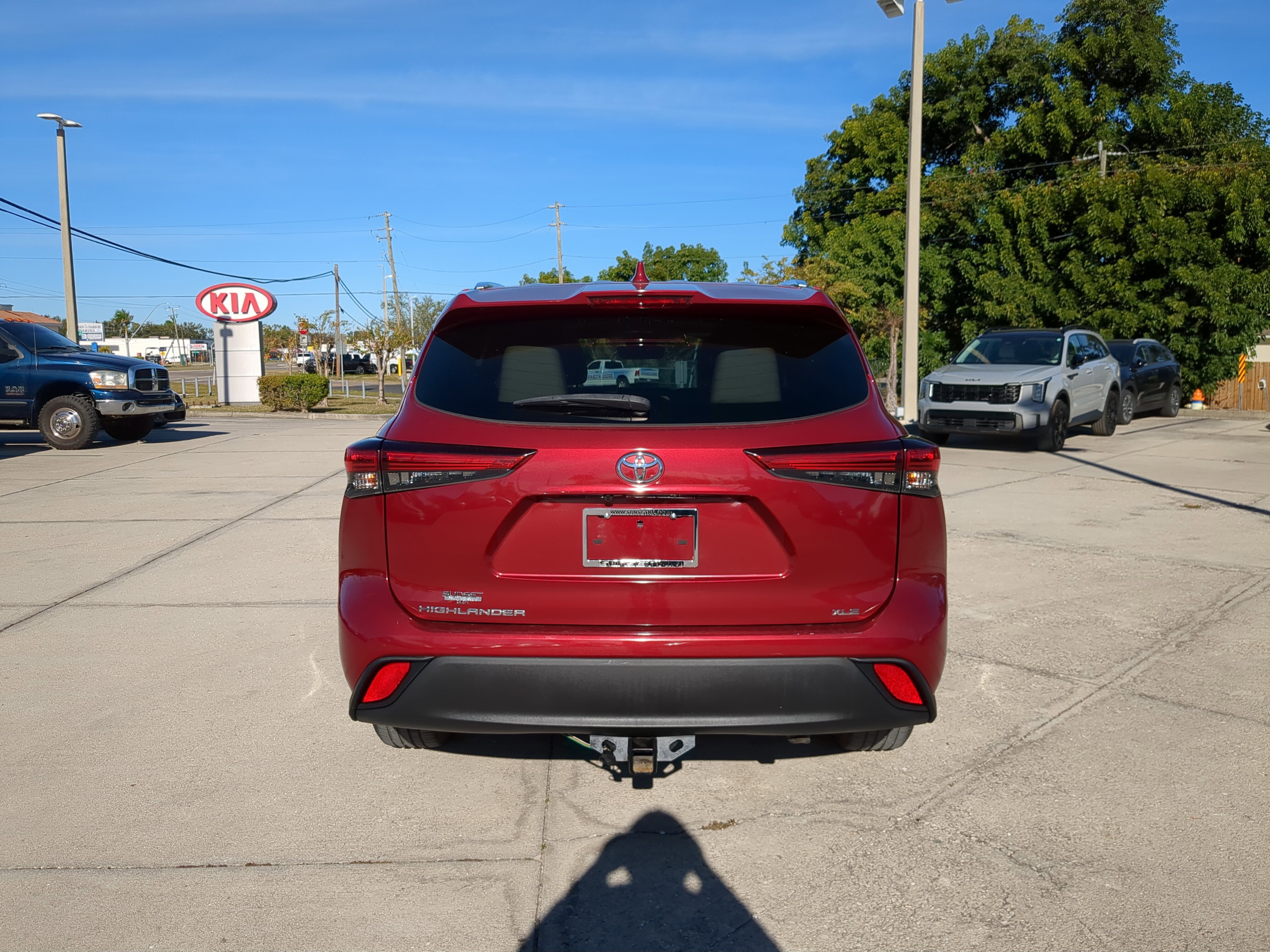 Used 2020 Toyota Highlander XLE image 5