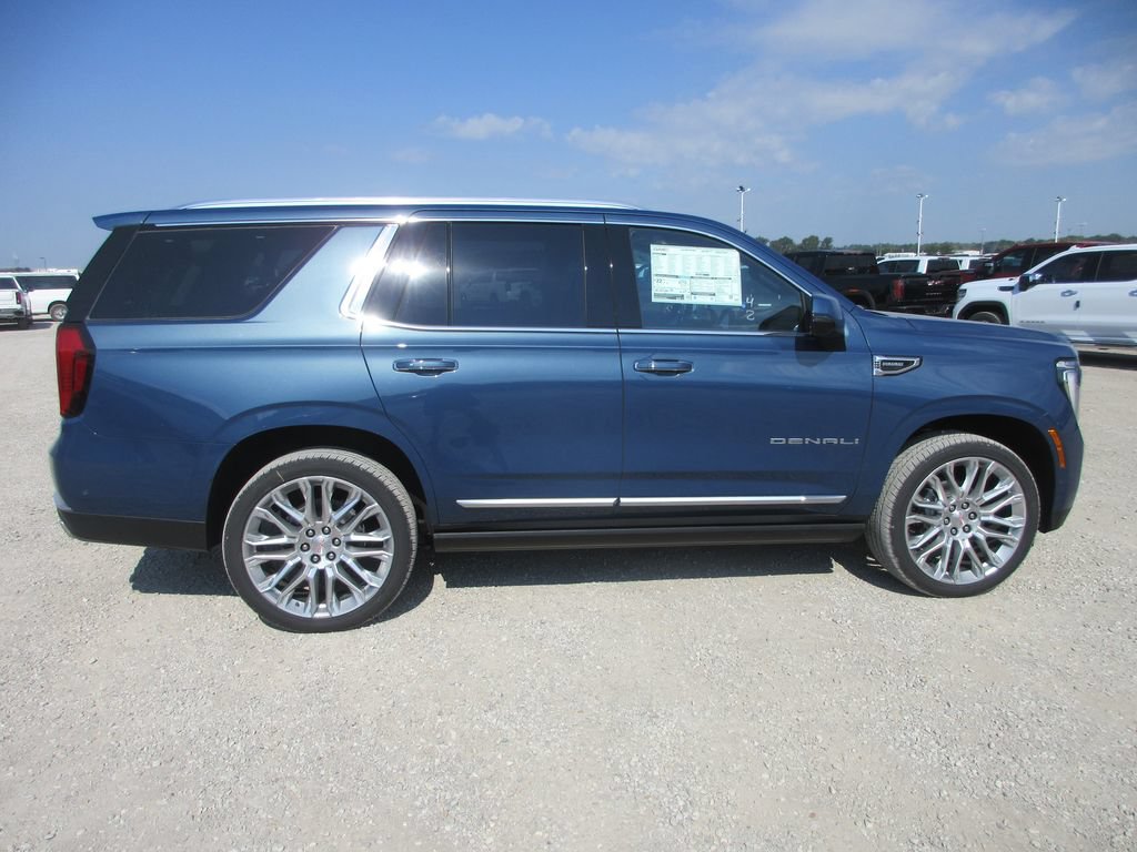 New 2026 GMC Yukon Denali w/ Denali Reserve Package AWD/4WD image 3