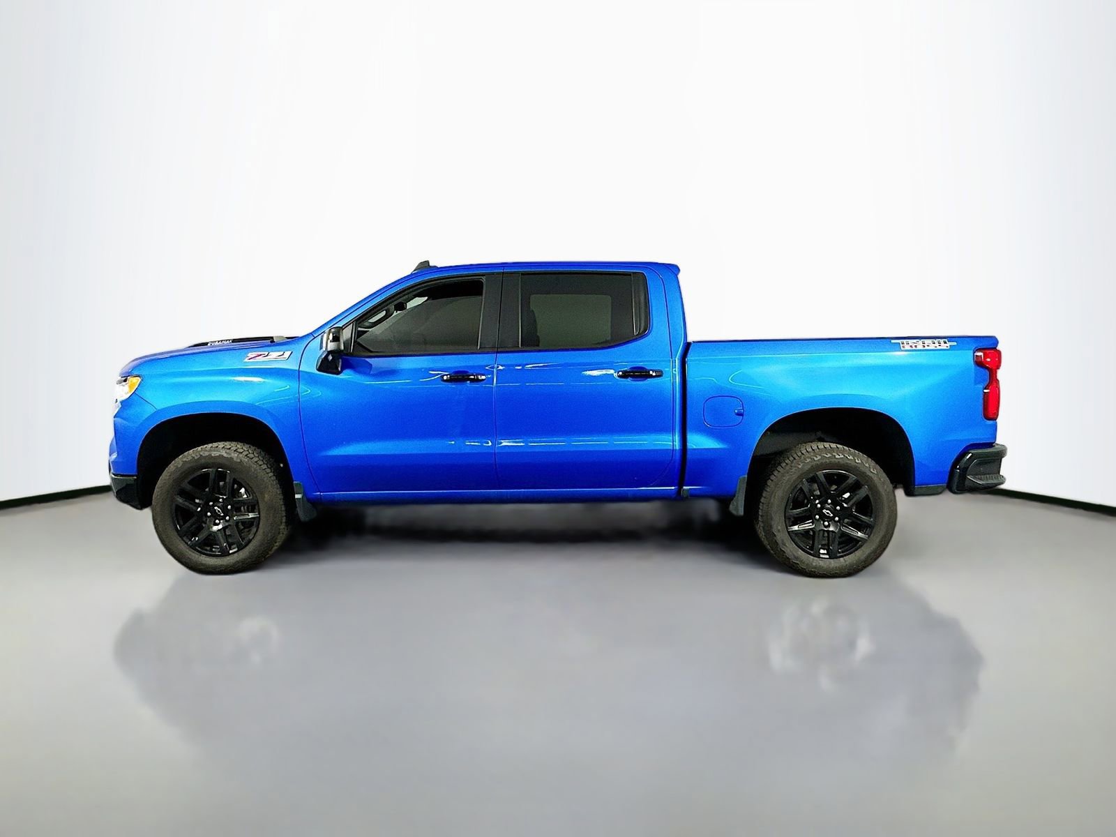 Used 2025 Chevrolet Silverado 1500 LT Trail Boss w/ LT Trail Boss Premium Package AWD/4WD image 8