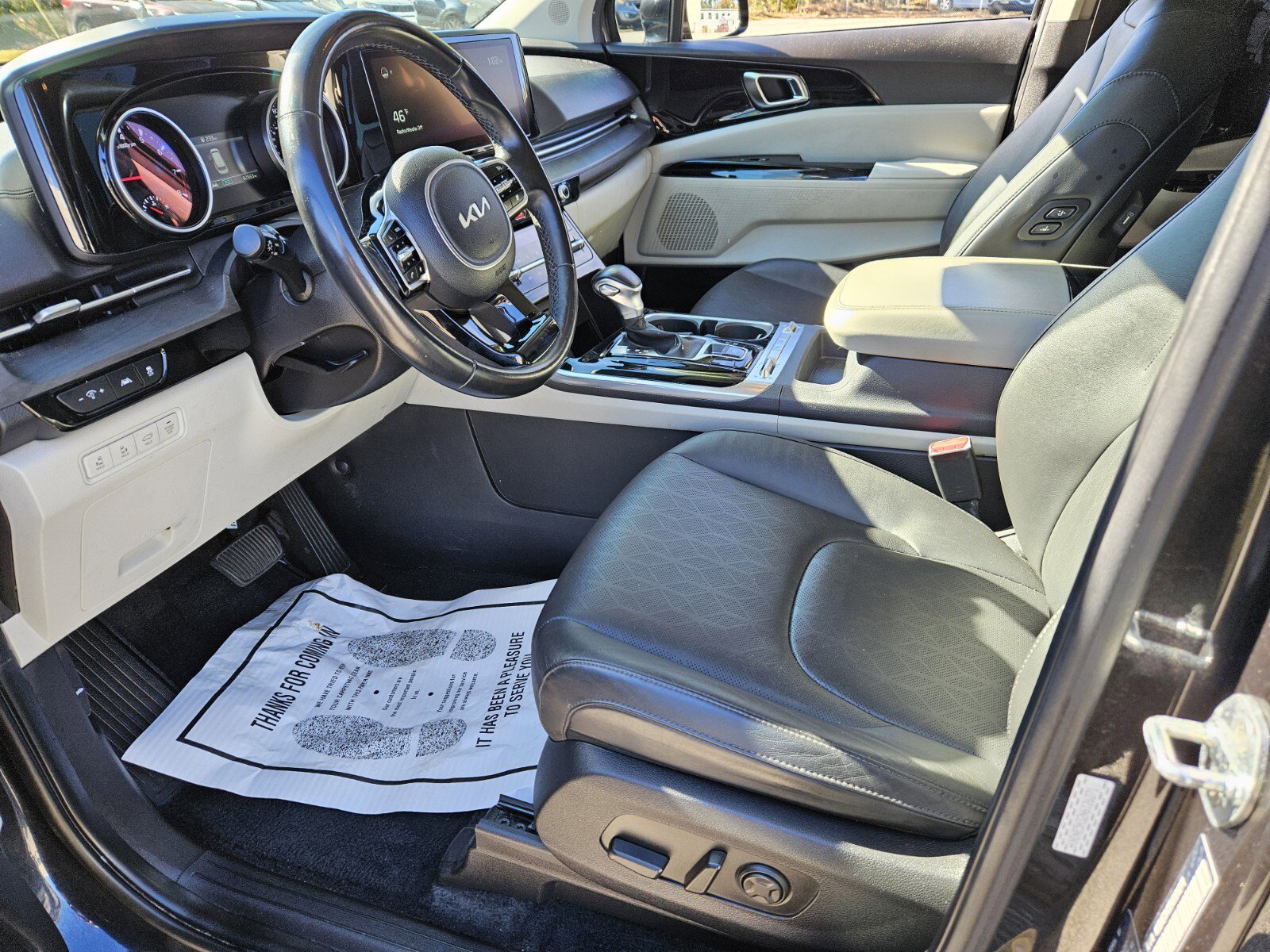 Used 2022 Kia Carnival SX image 8