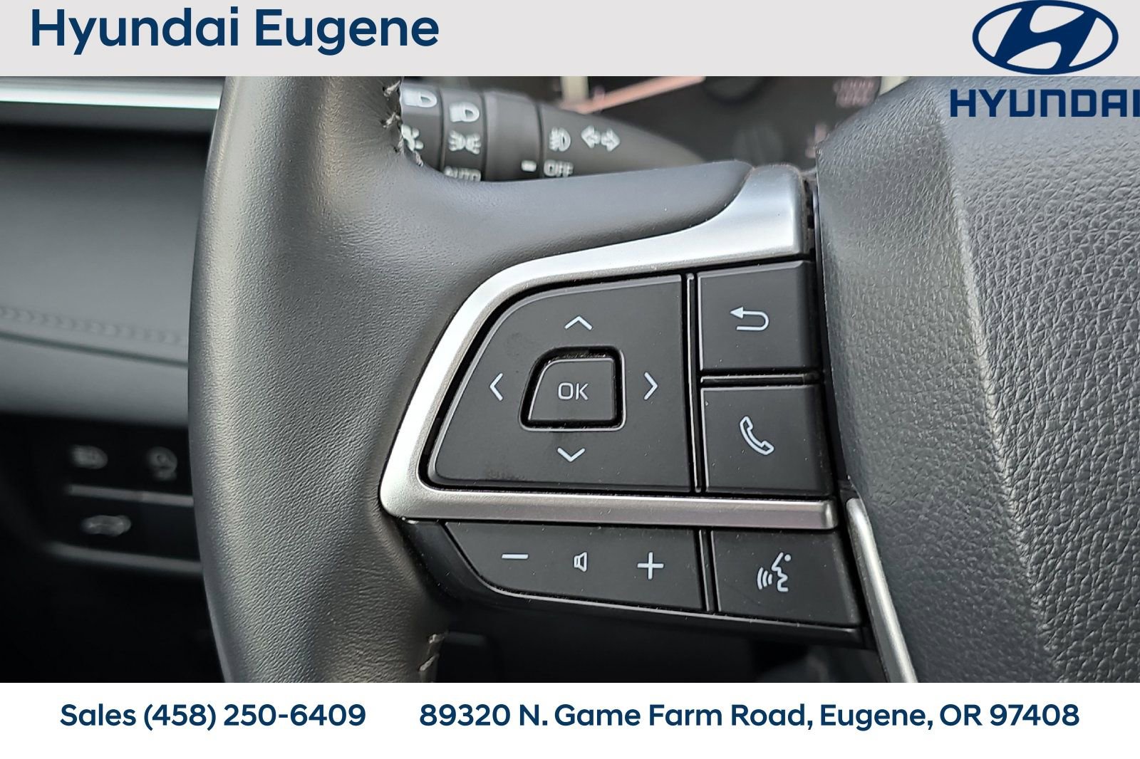 Used 2024 Toyota Highlander LE FWD image 31