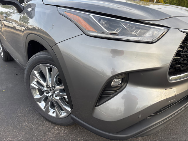 New 2026 Toyota Highlander Limited image 7