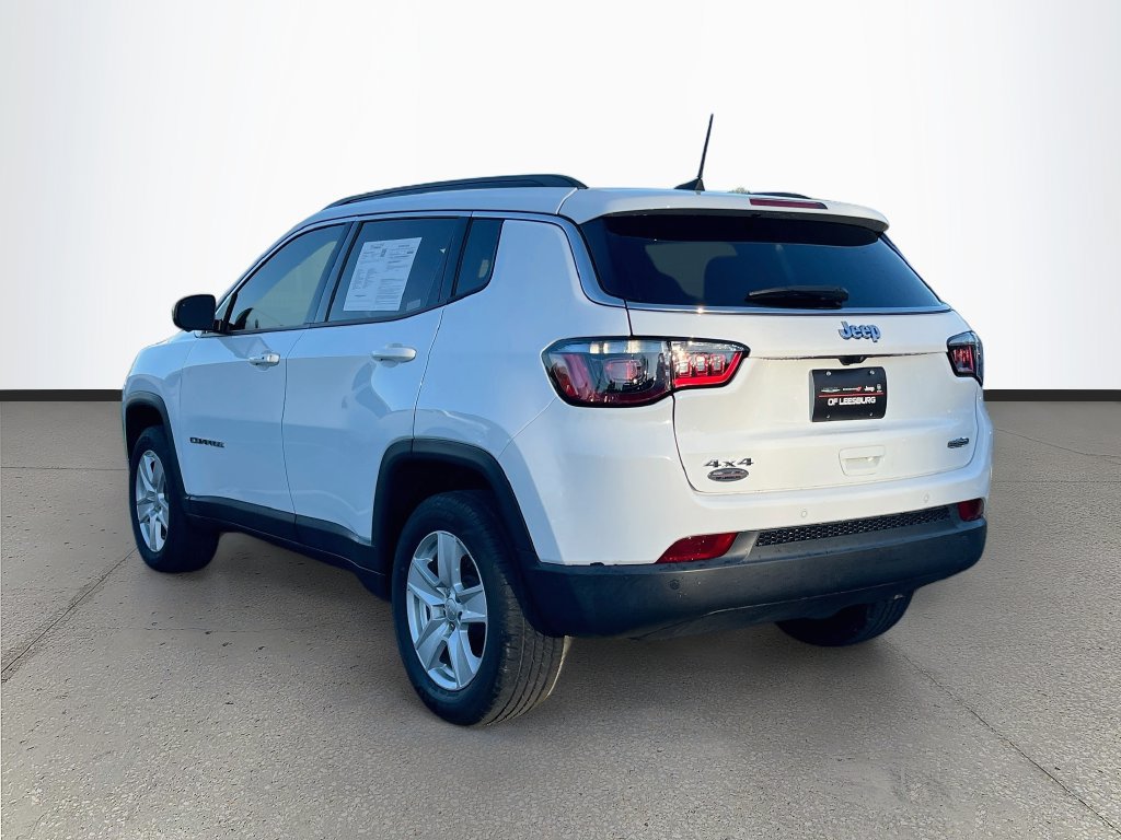 Used 2022 Jeep Compass Latitude w/ Sun and Sound Group AWD/4WD image 5