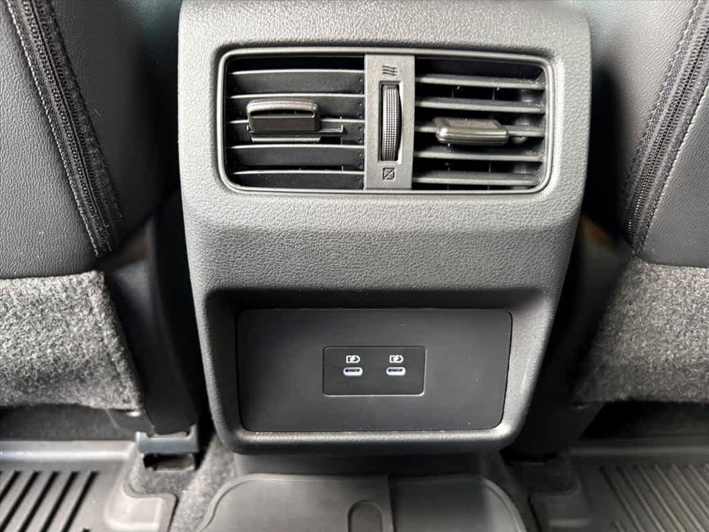 Used 2025 Nissan Rogue SV AWD/4WD image 11