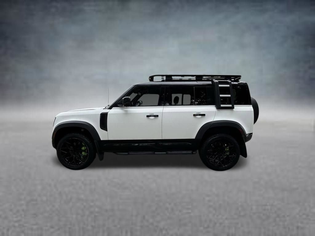 Used 2022 Land Rover Defender 110 S AWD/4WD image 4