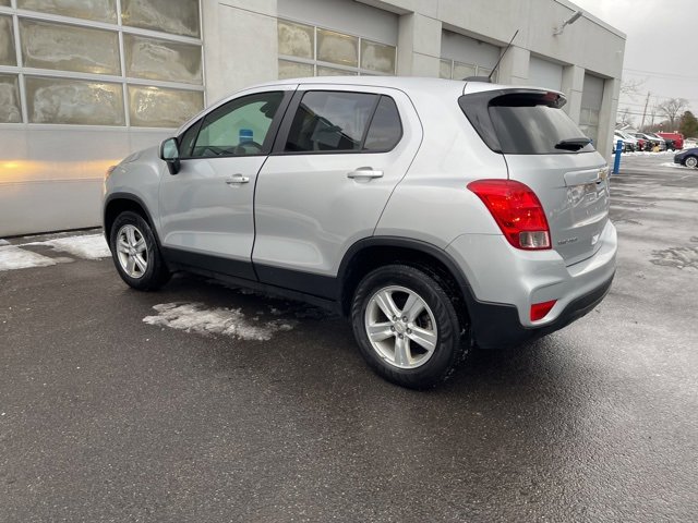 Used 2022 Chevrolet Trax LS w/ Tint and Cruise Package image 6