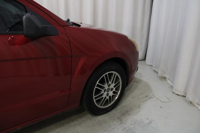 Used 2011 Ford Focus SE w/ Sedan SE Appearance Pkg FWD image 25