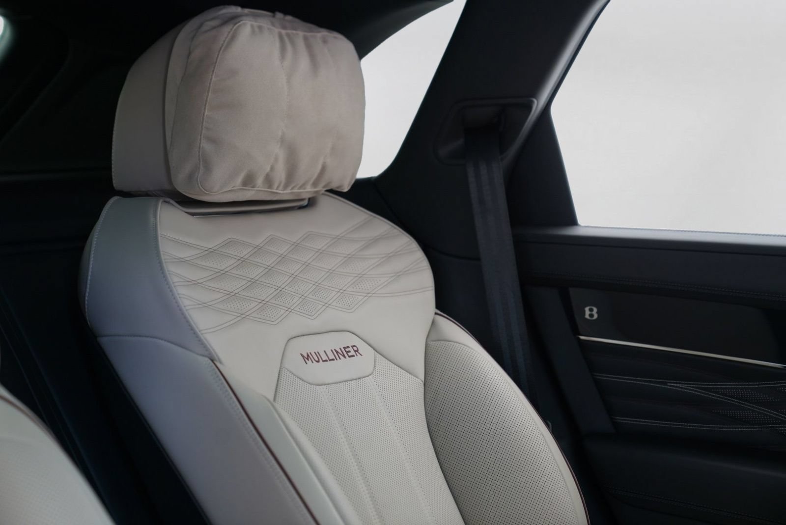 New 2026 Bentley Bentayga Extended Wheelbase AWD/4WD image 37