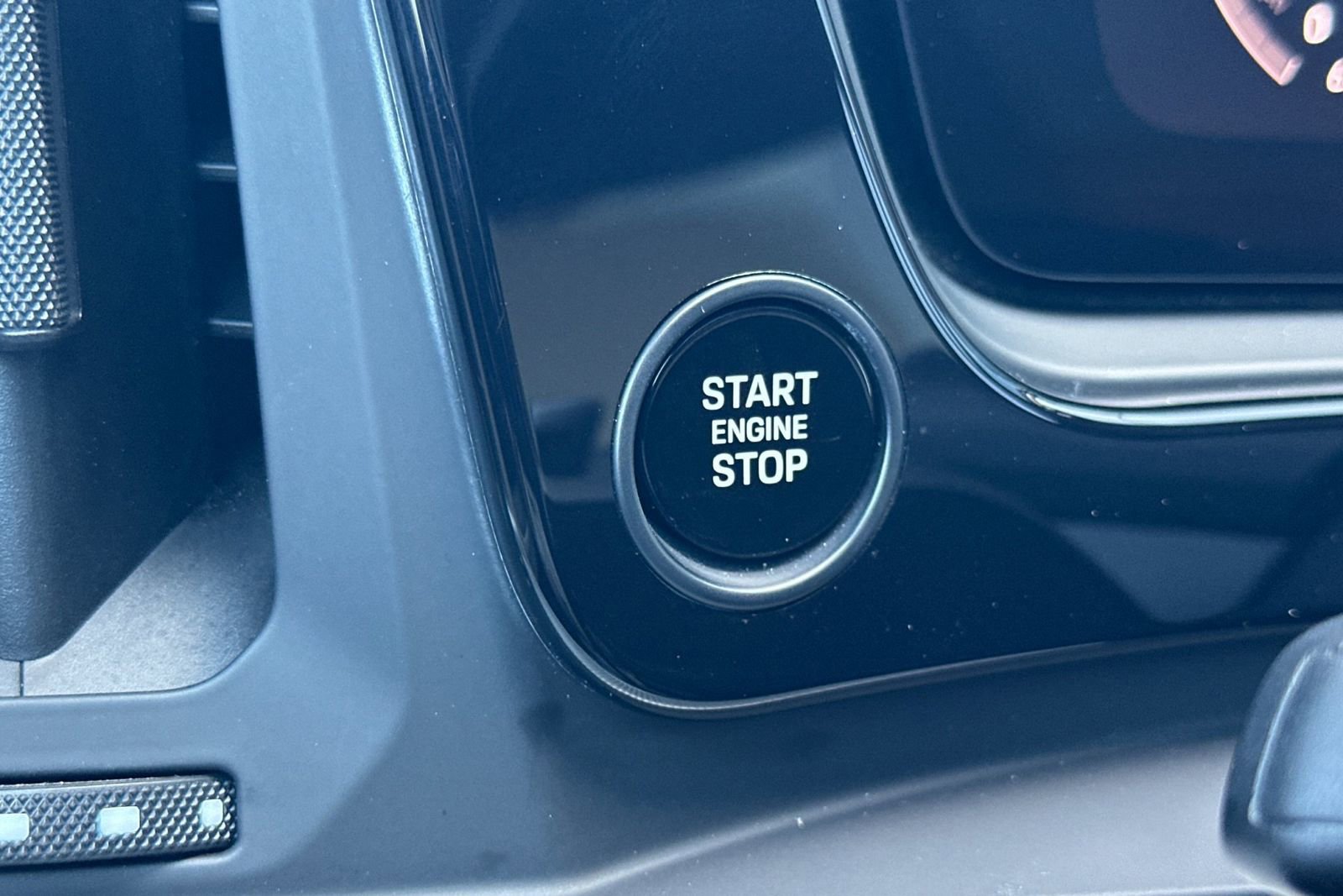 Used 2025 Porsche Cayenne S image 28