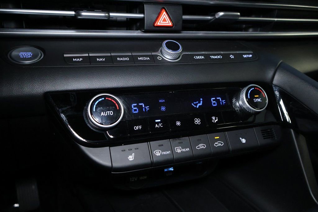 Used 2024 Hyundai Elantra Limited image 30