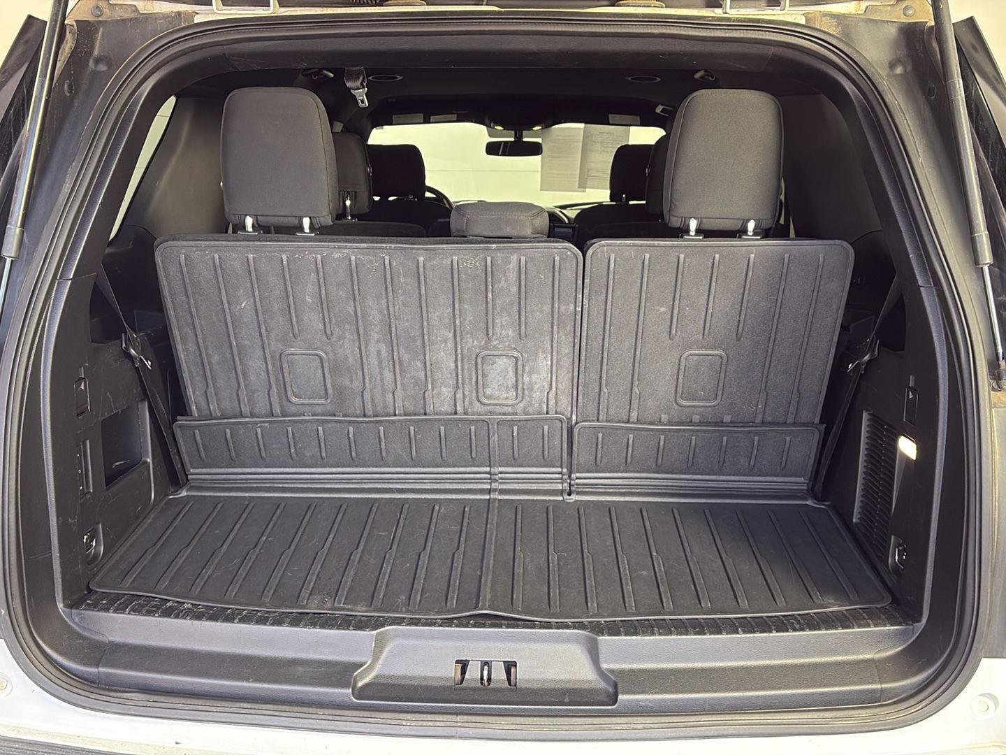 Used 2018 Ford Expedition XLT image 9