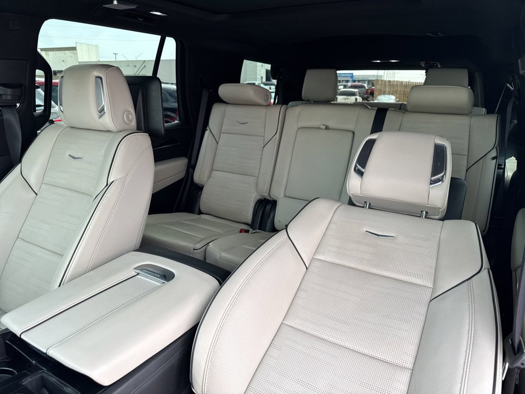 Used 2024 Cadillac Escalade Sport w/ LPO, ONYX Package AWD/4WD image 39