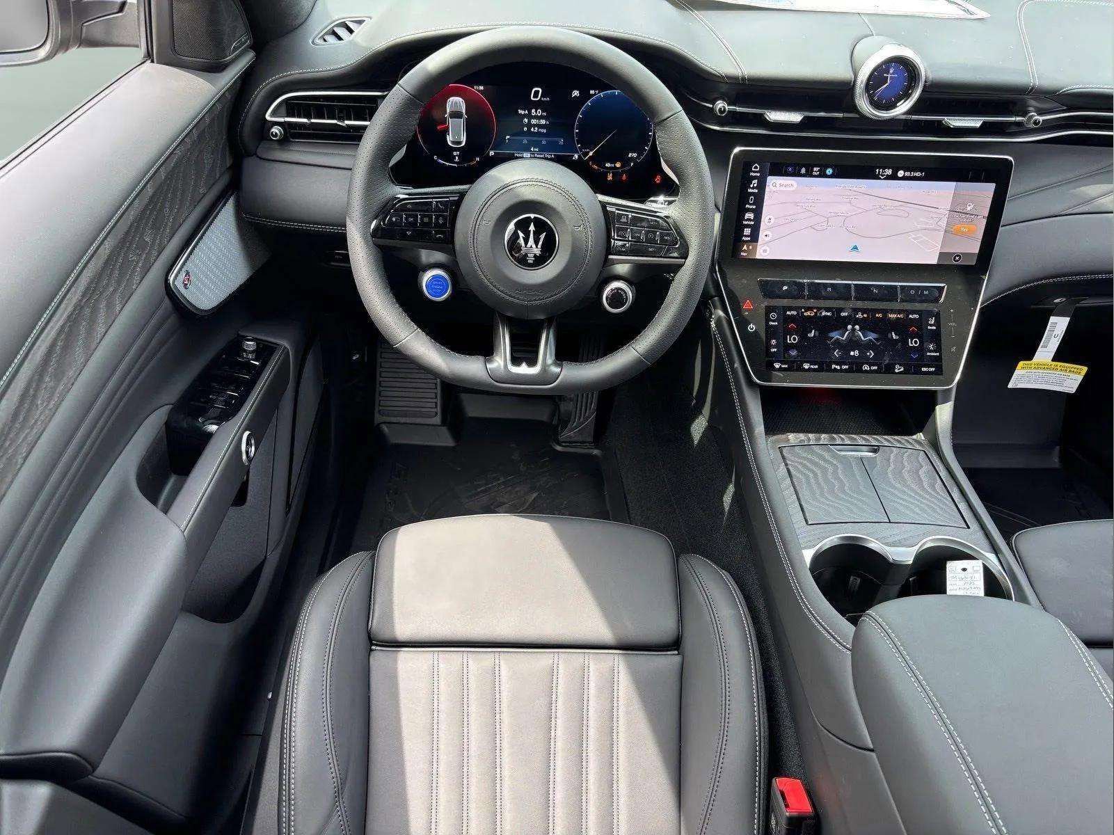 New 2025 Maserati Grecale GT image 23