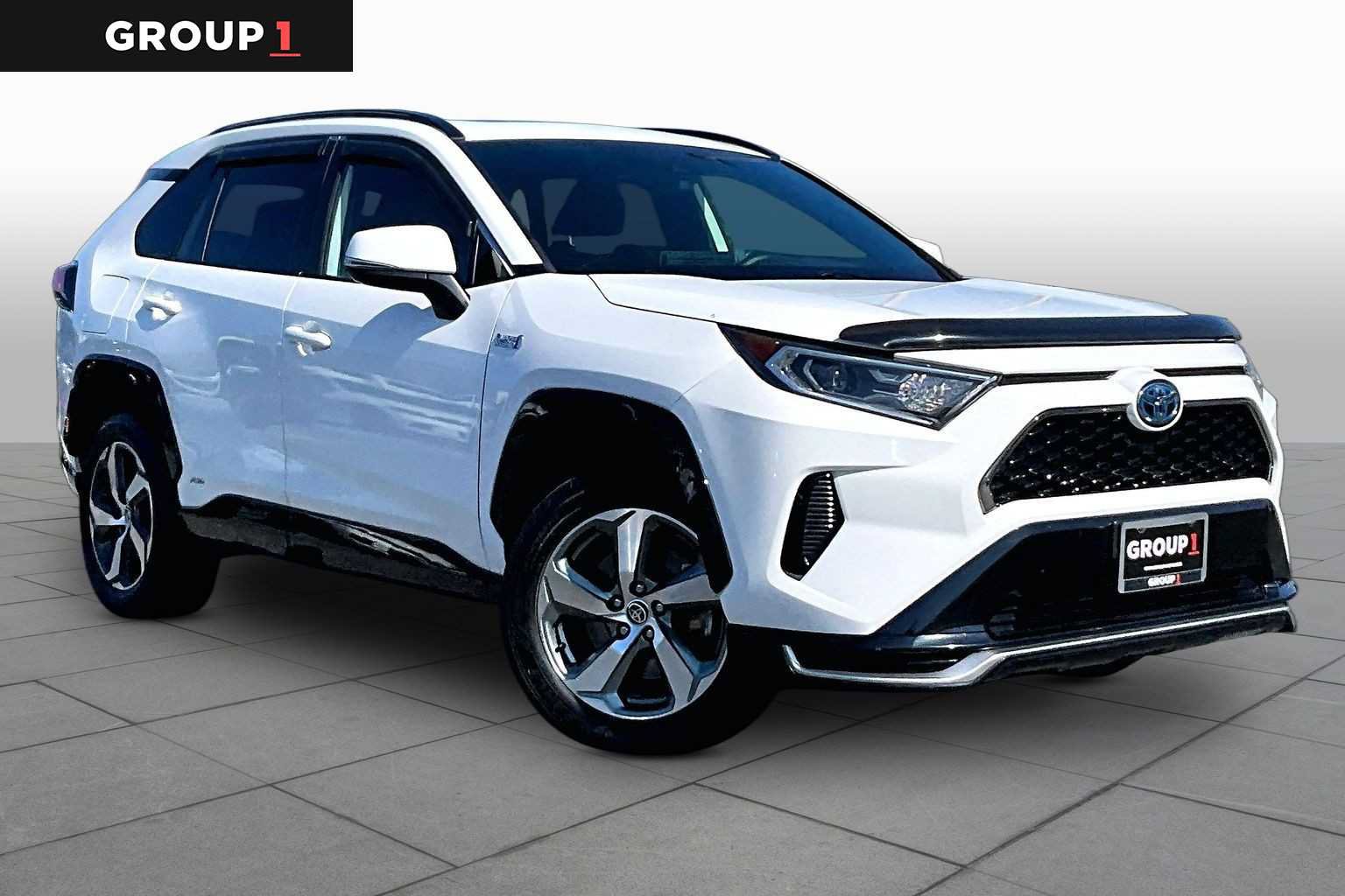 Used 2021 Toyota RAV4 SE w/ Weather & Moonroof Package