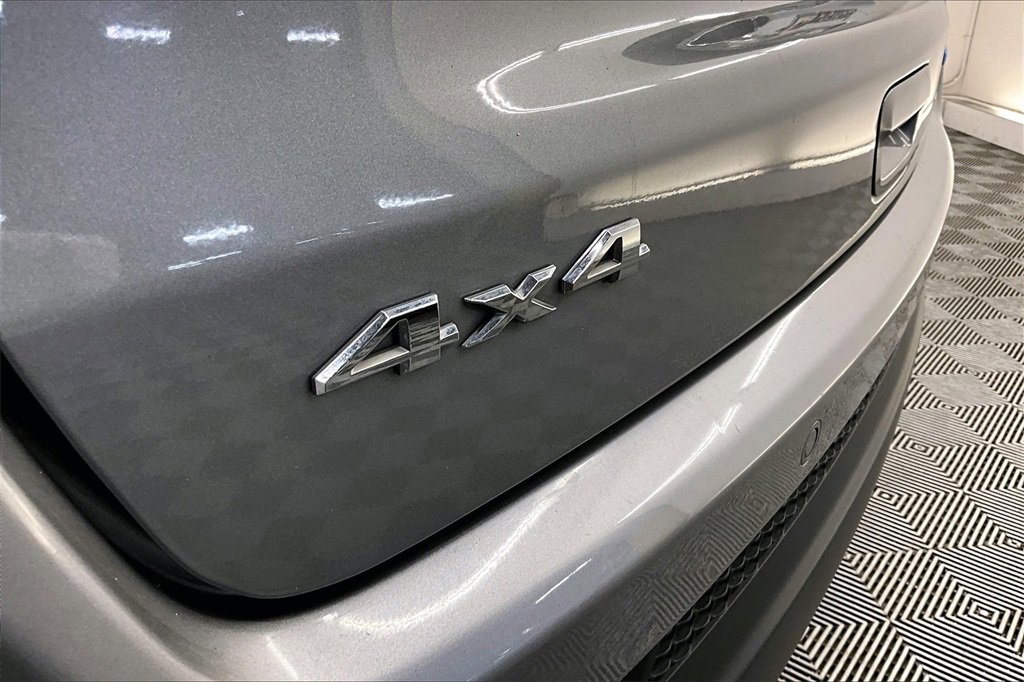 Used 2024 Jeep Compass Limited image 30