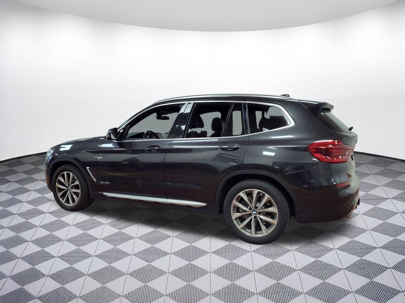 Used 2018 BMW X3 xDrive30i image 3