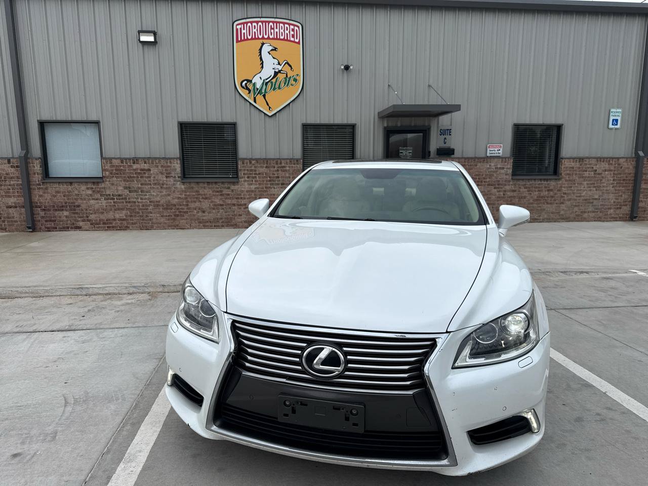 Used 2013 Lexus LS 460 w/ Comfort Pkg RWD image 4