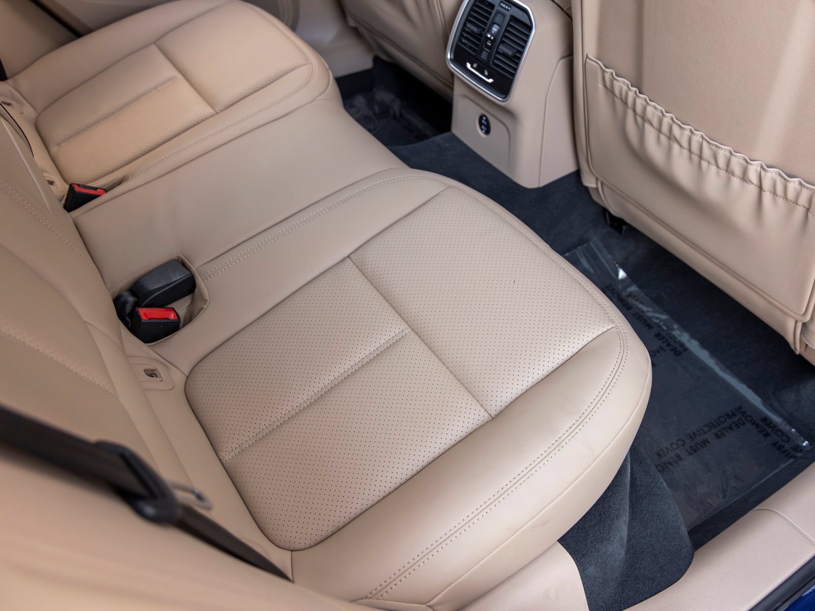 Certified 2026 Porsche Macan AWD/4WD image 58