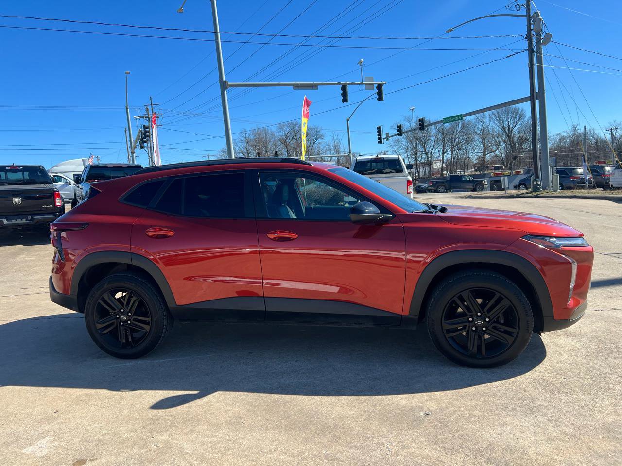 Used 2024 Chevrolet Trax ACTIV w/ Sunroof Package image 4