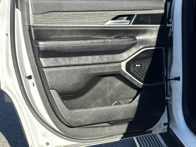 Used 2023 Jeep Wagoneer Series III w/ Premium Group I RWD image 22