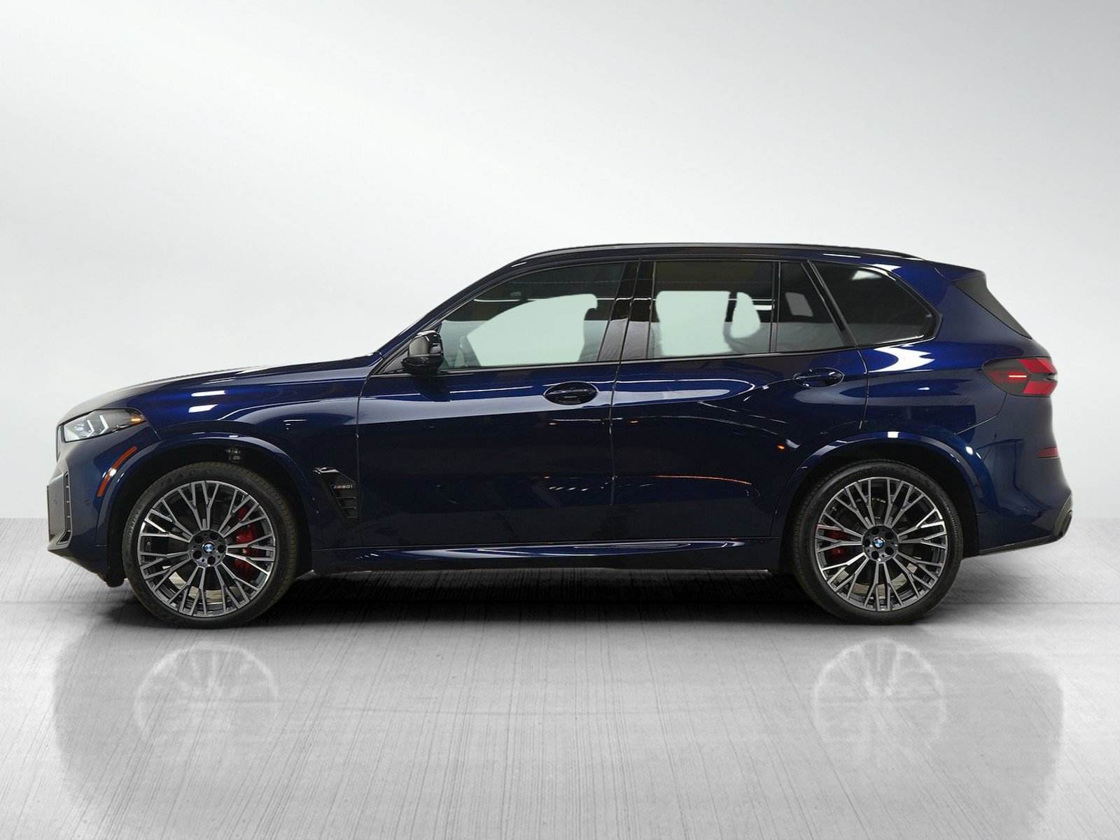 Used 2024 BMW X5 M60i AWD/4WD image 3