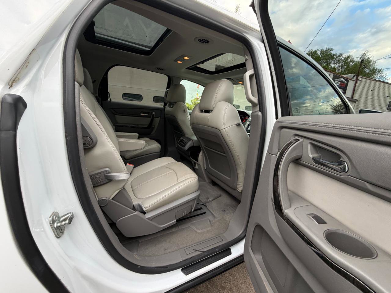 Used 2017 GMC Acadia Limited SLT image 30