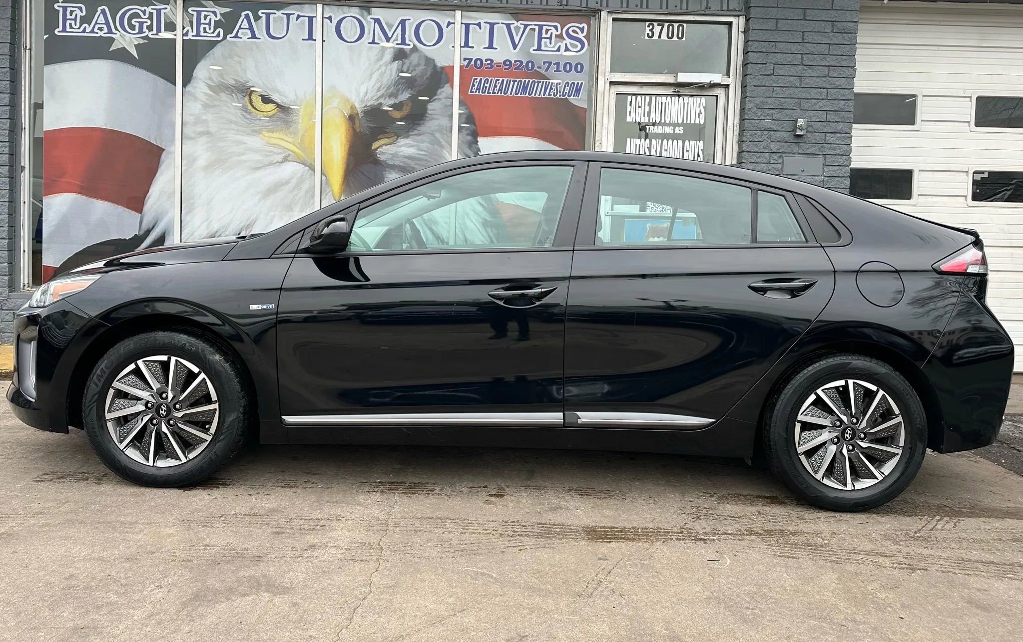 Used 2020 Hyundai Ioniq SE image 6