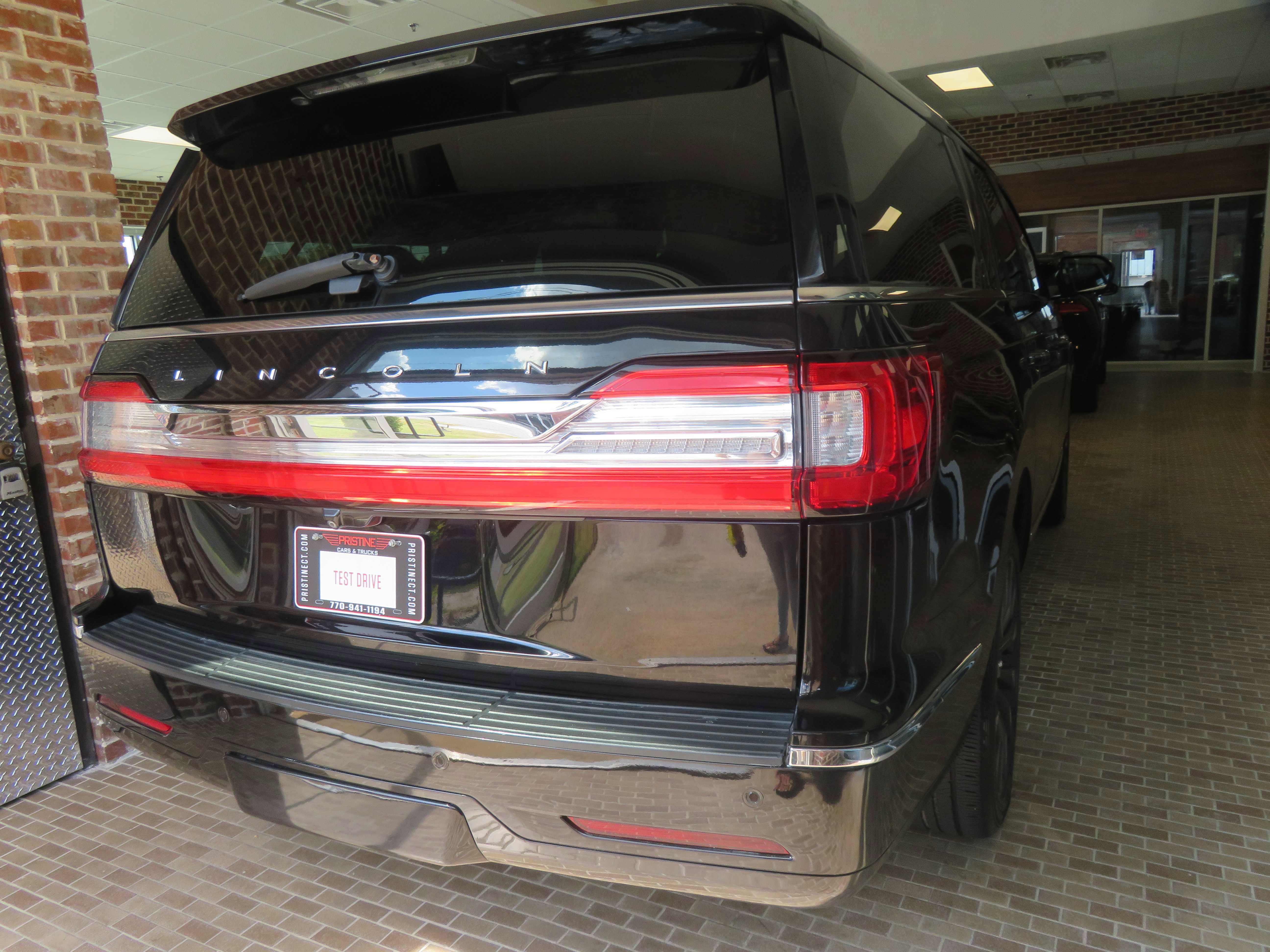 Used 2020 Lincoln Navigator L Reserve image 4