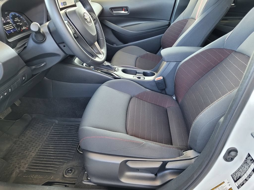 Used 2026 Toyota Corolla SE w/ SE Premium Package FWD image 22