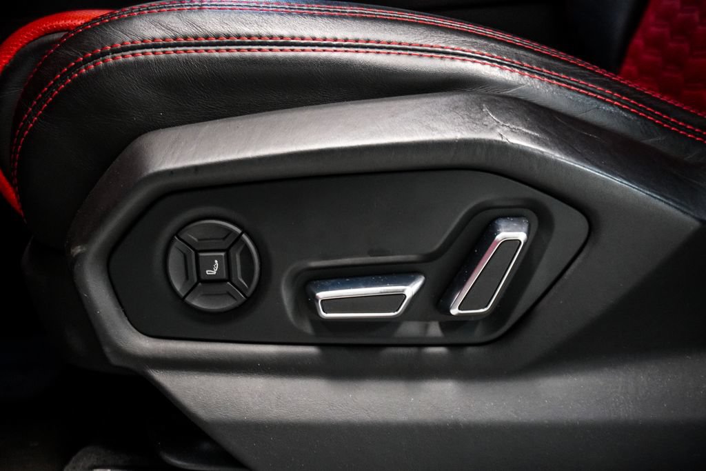 Used 2019 Lamborghini Urus AWD/4WD image 7