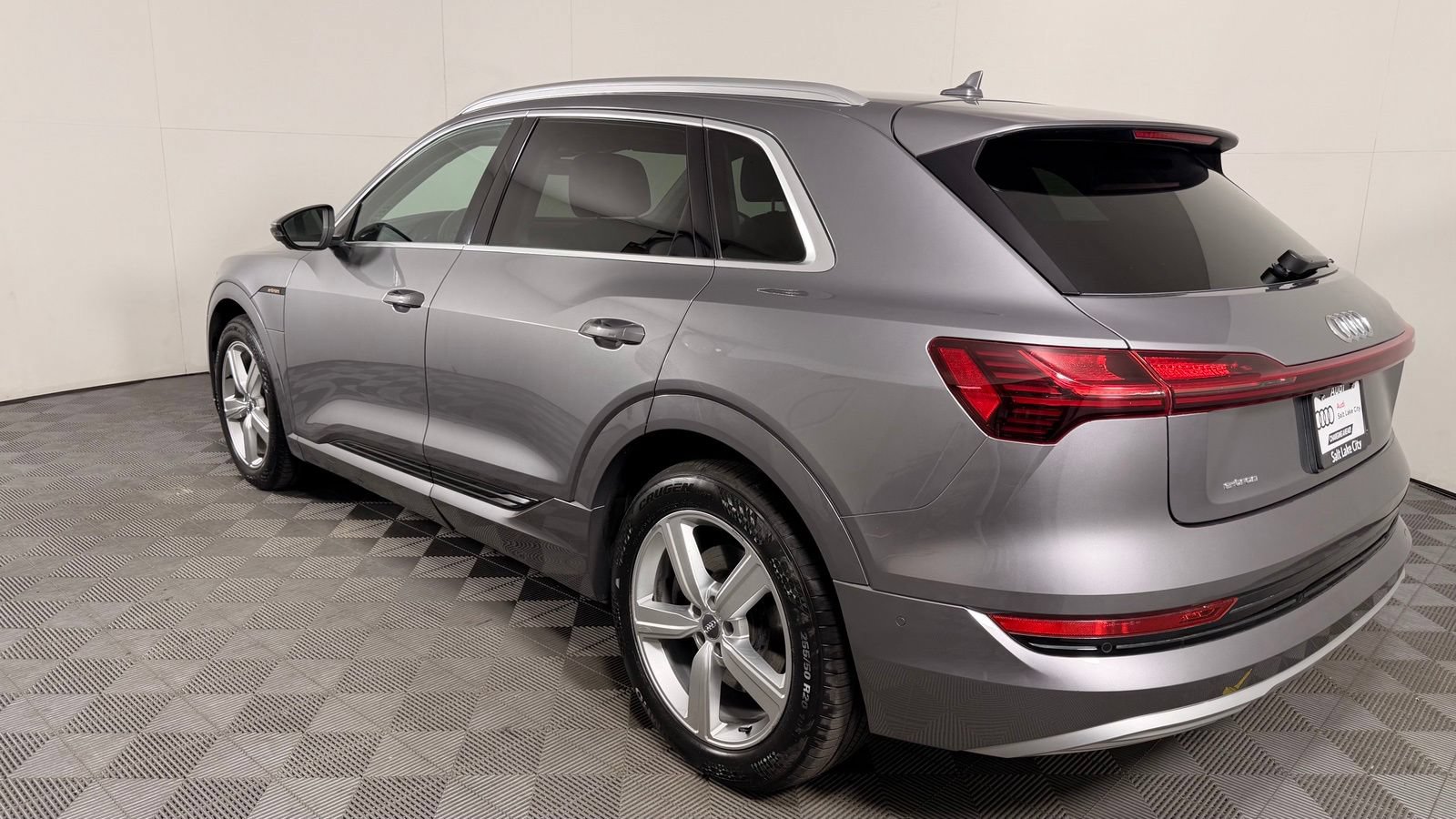 Used 2019 Audi e-tron Premium Plus AWD/4WD image 7