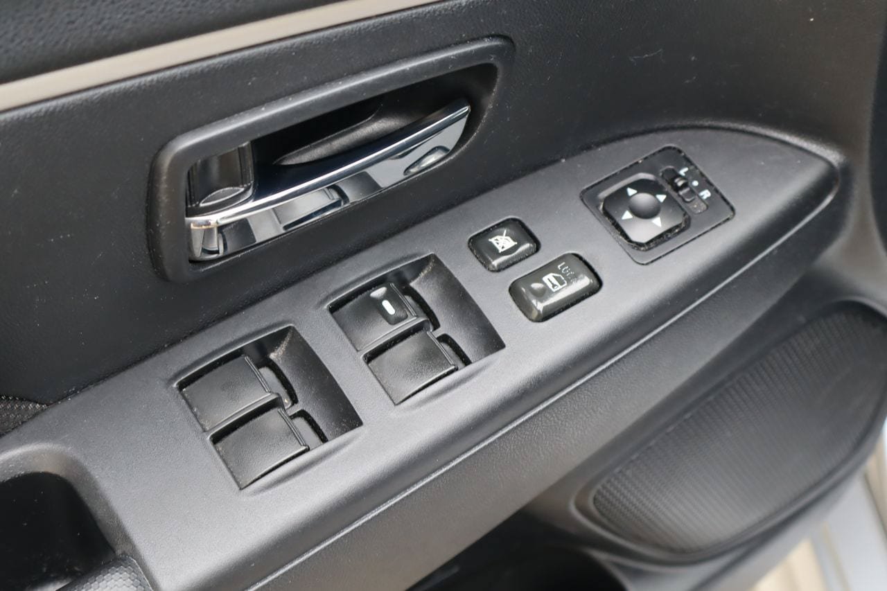 Used 2011 Mitsubishi Outlander Sport SE FWD image 20