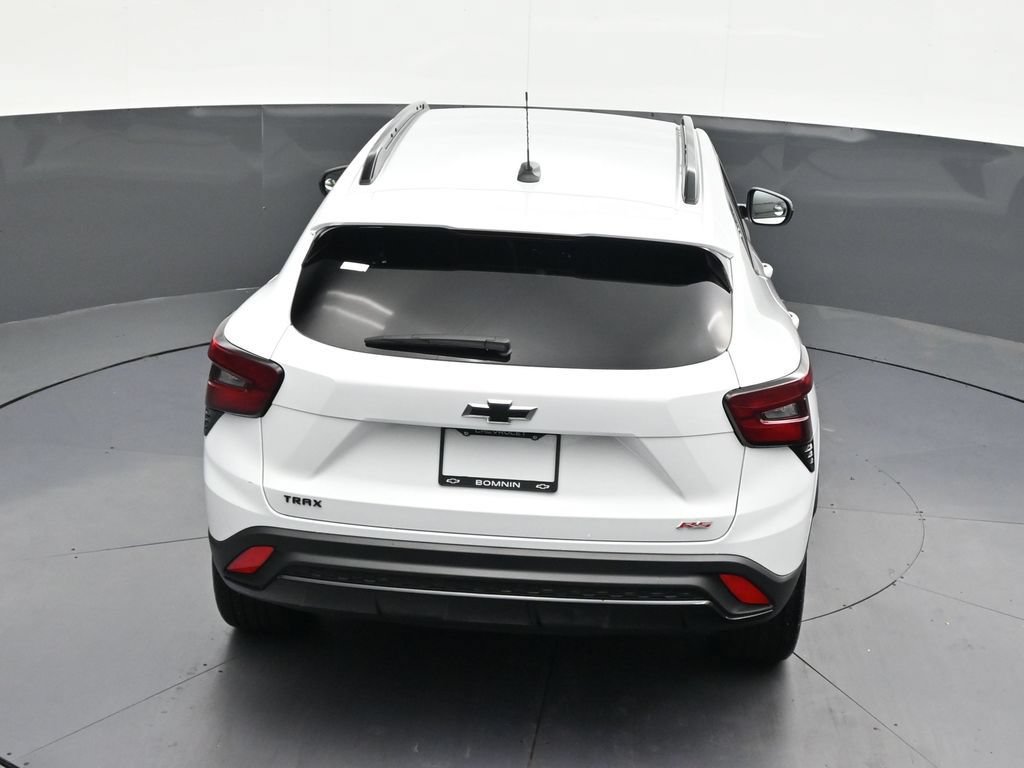 Used 2025 Chevrolet Trax RS FWD image 23