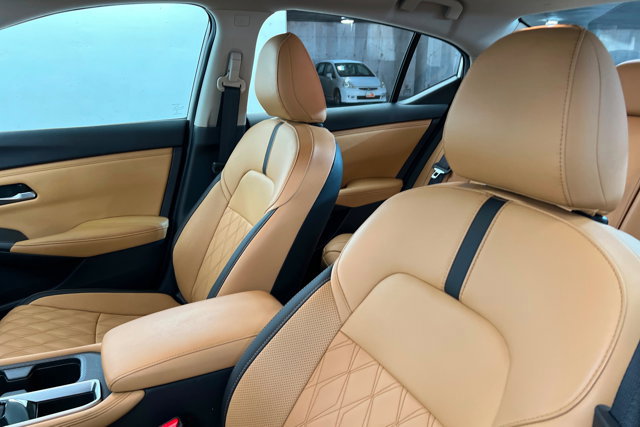 Used 2025 Nissan Sentra SV w/ SV Premium Package image 16