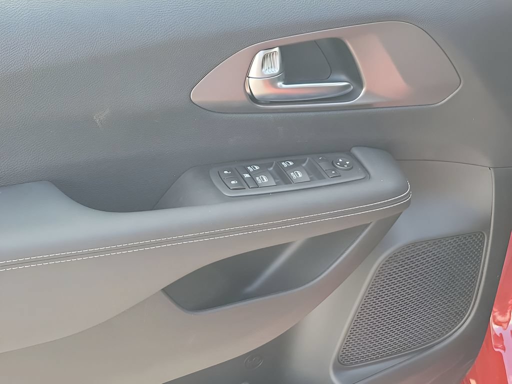 New 2026 Chrysler Voyager LX FWD image 43