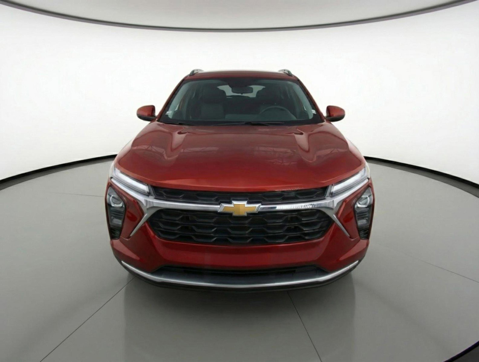 Used 2025 Chevrolet Trax LT image 2