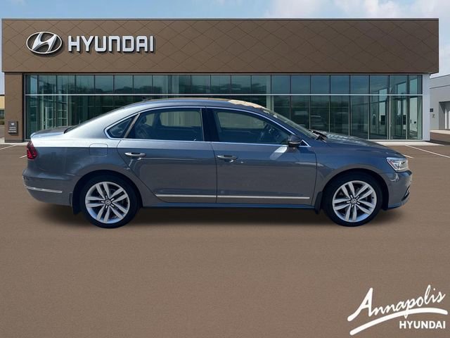 Used 2017 Volkswagen Passat 3.6 SEL Premium image 6