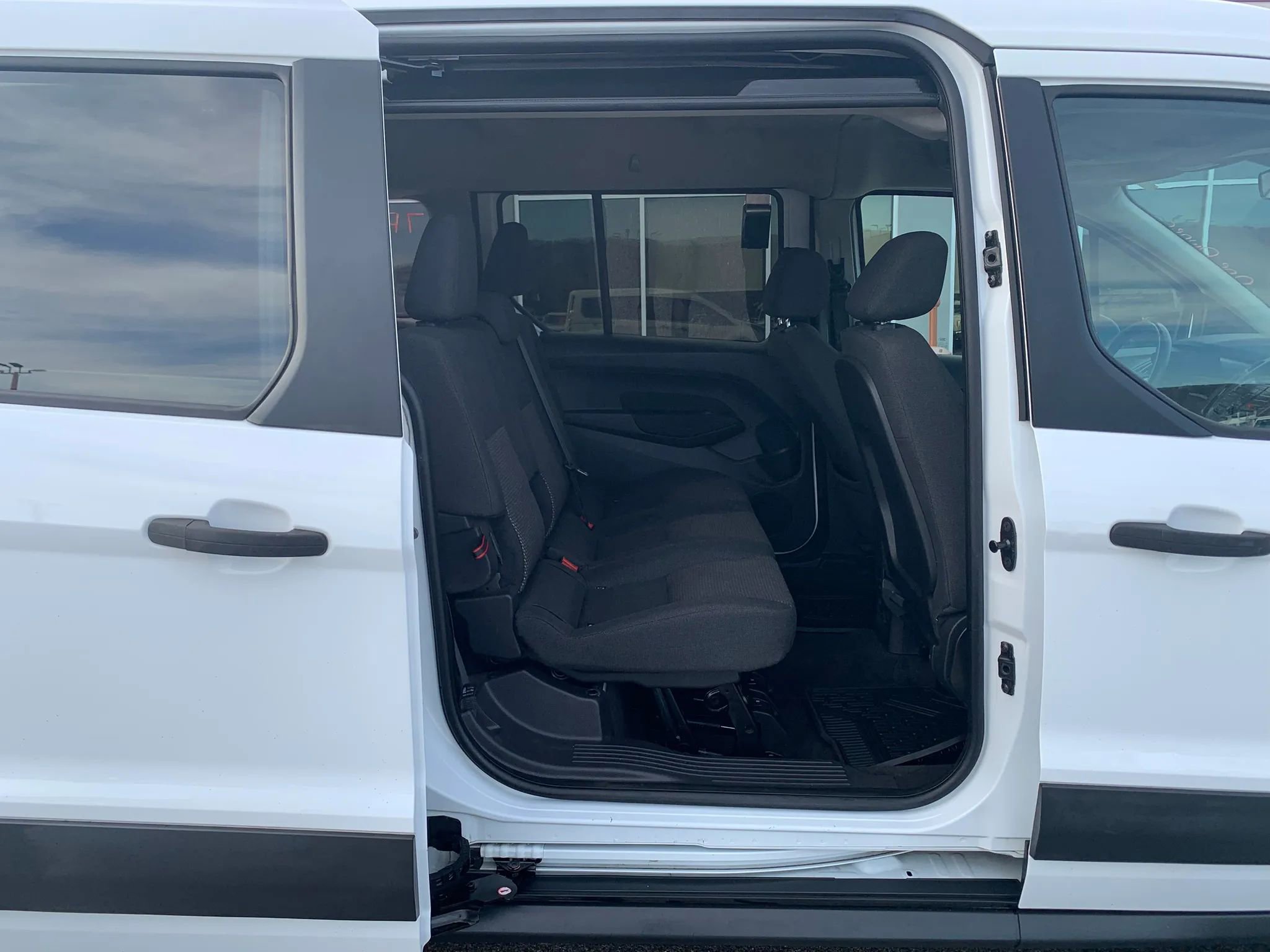 Used 2018 Ford Transit Connect XL image 26