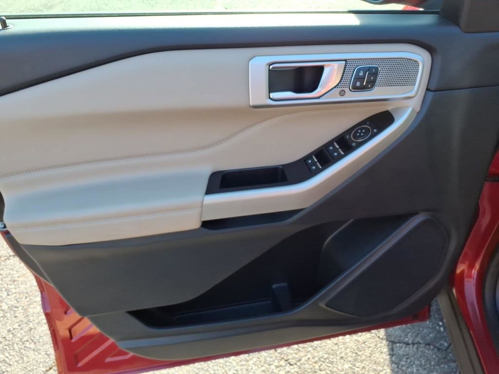 Used 2021 Ford Explorer Limited w/ Equipment Group 301A image 21