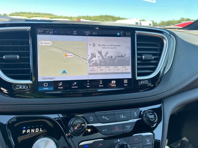 New 2026 Chrysler Pacifica Pinnacle image 24