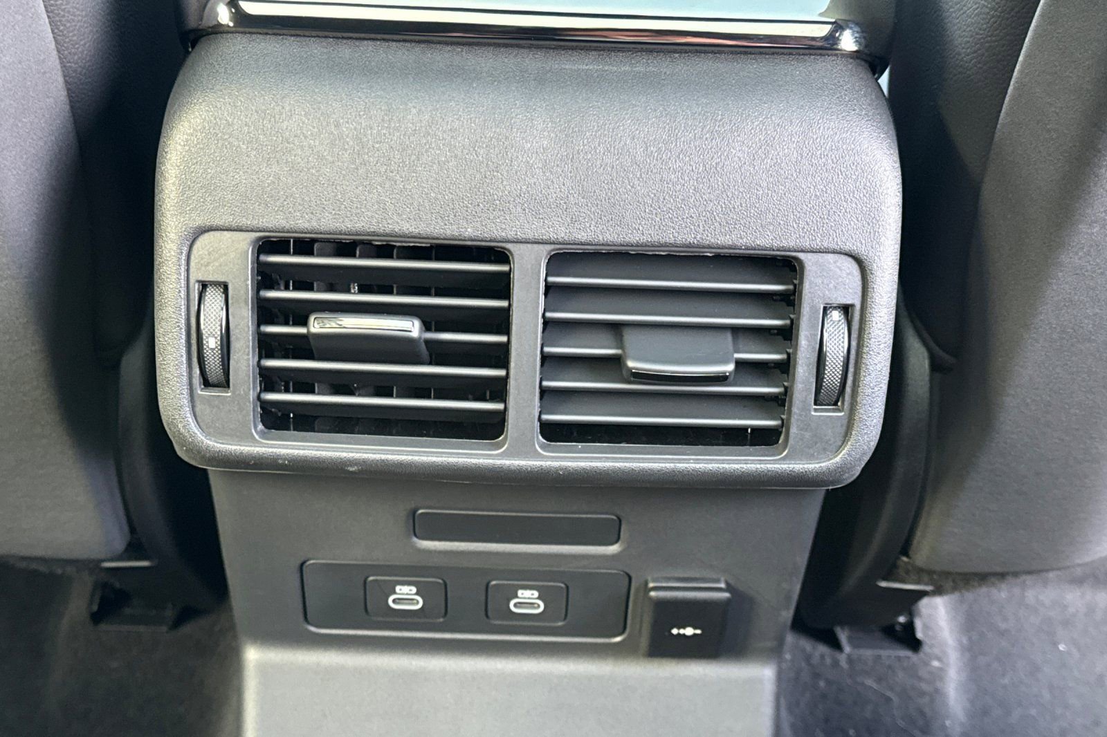 Used 2025 Land Rover Range Rover Velar Dynamic SE image 13